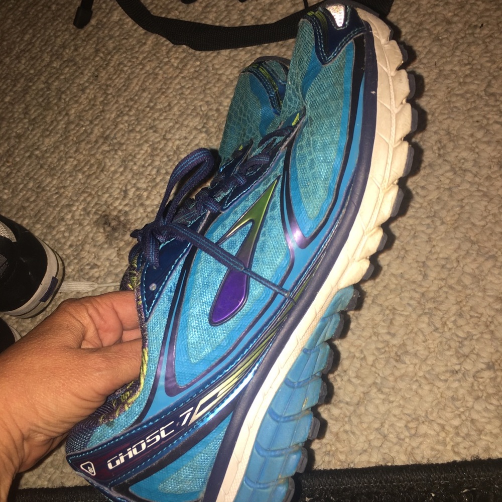 Ladies Brooks Tennis Shoes